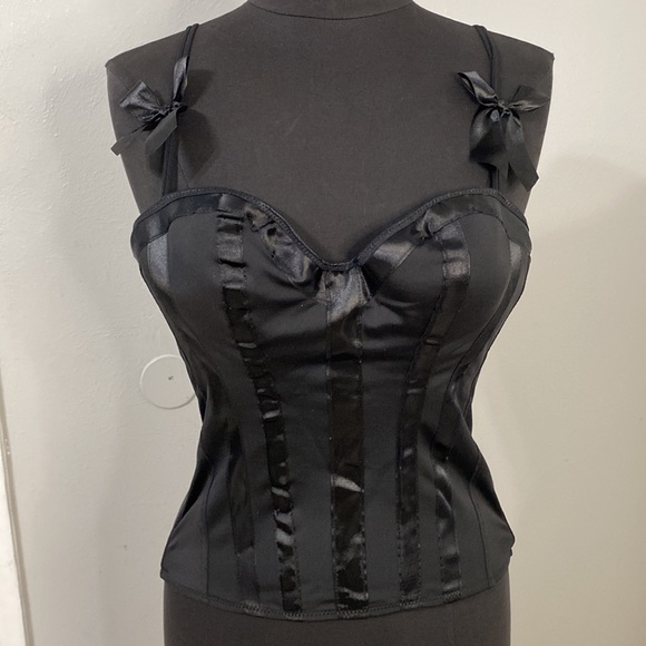 Hot Topic black corset - Picture 4 of 8